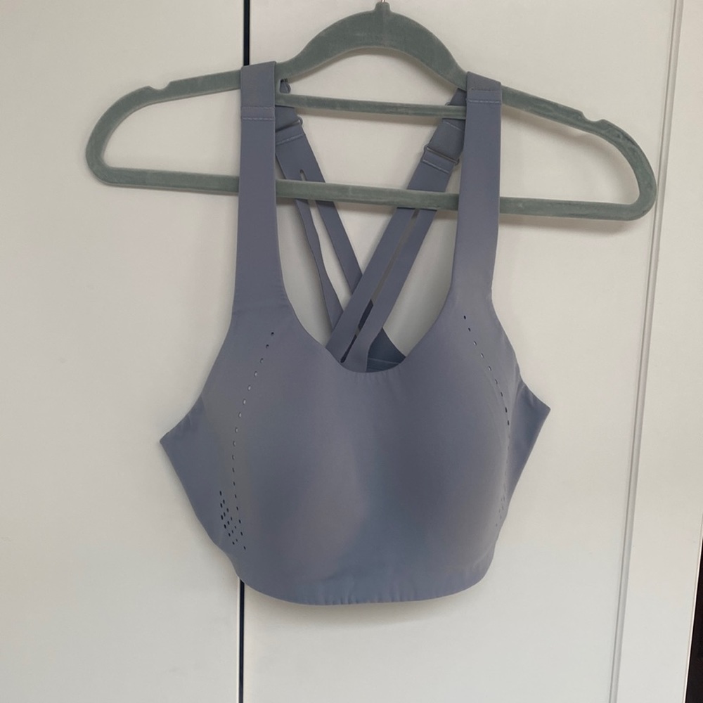 Lululemon Air support bra size 36C Like new condition